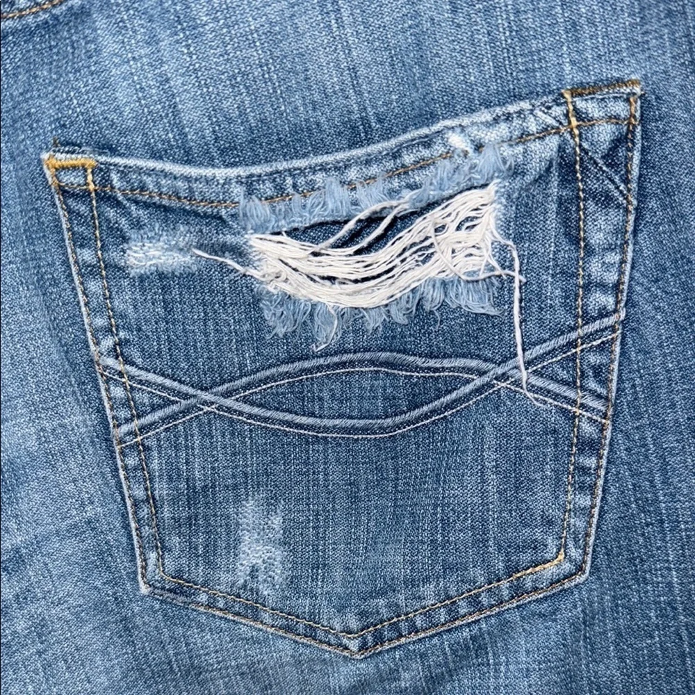 Abercrombie & Fitch Distressed Jeans- size 28/6. Q